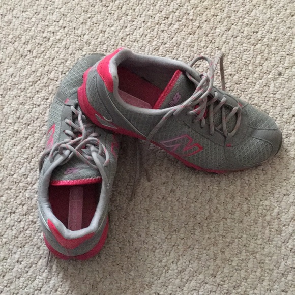 New Balance Shoes - New Balance tennis shoes 👟